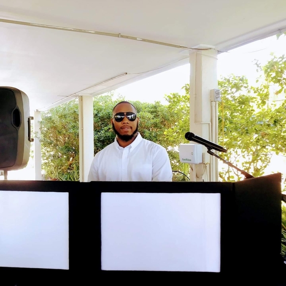 Meet your Posher, Jhamel - Picture 1 of 1